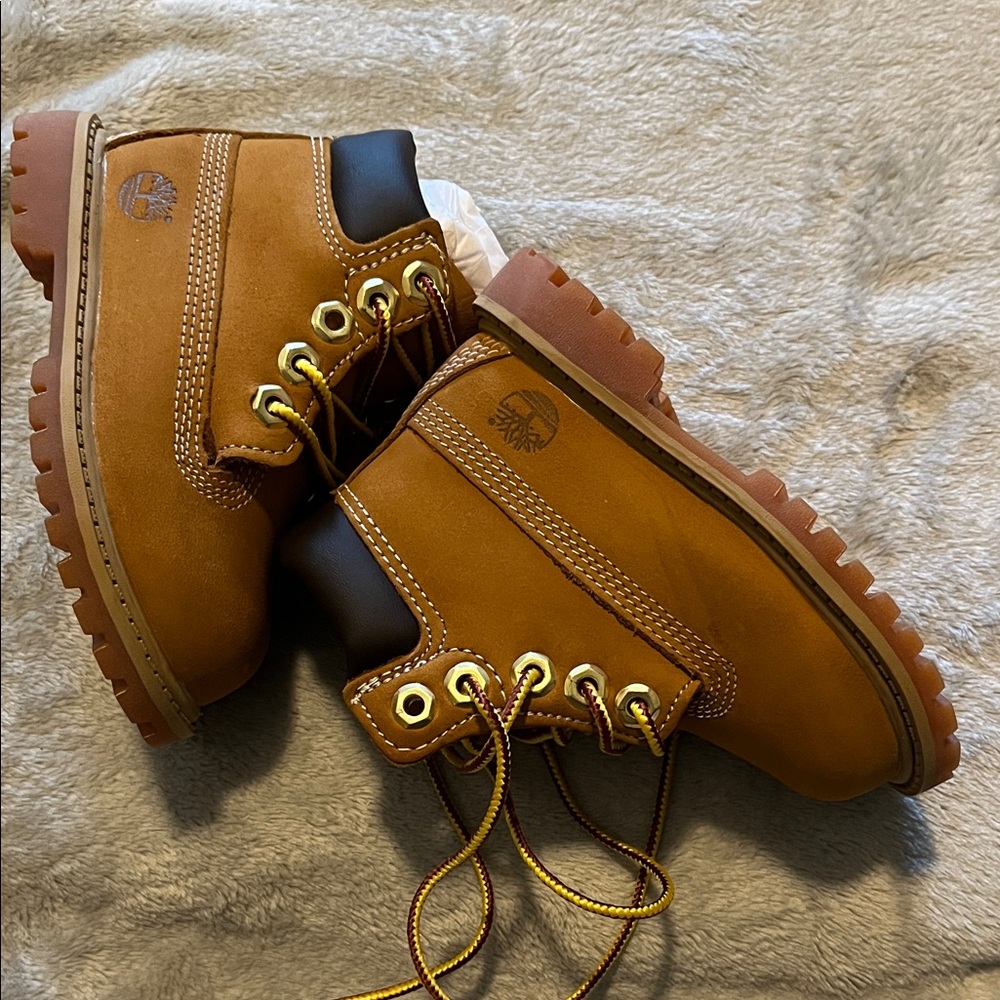 Timberland Tan Leather Lace-Up Boots